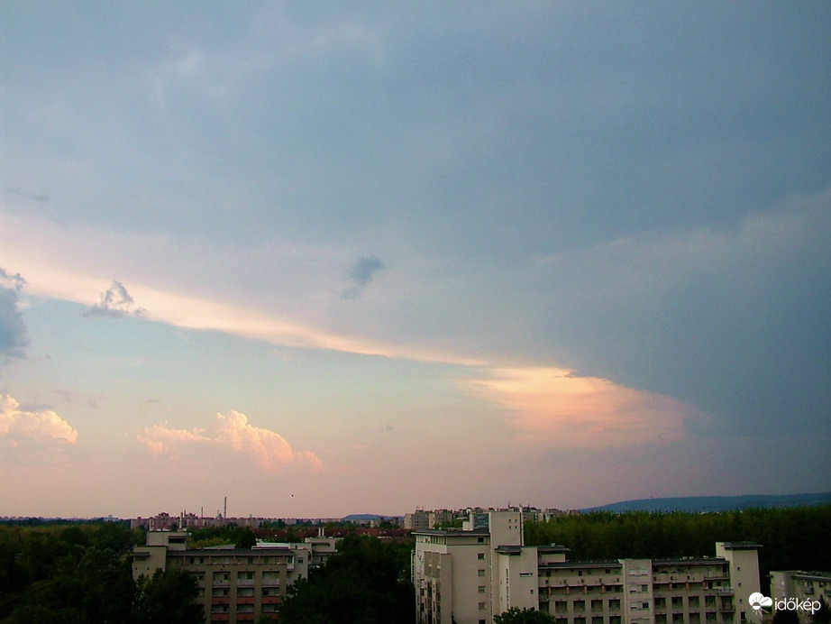 Határ