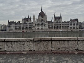 Mai, Budapesti utam a Batthyány térről.