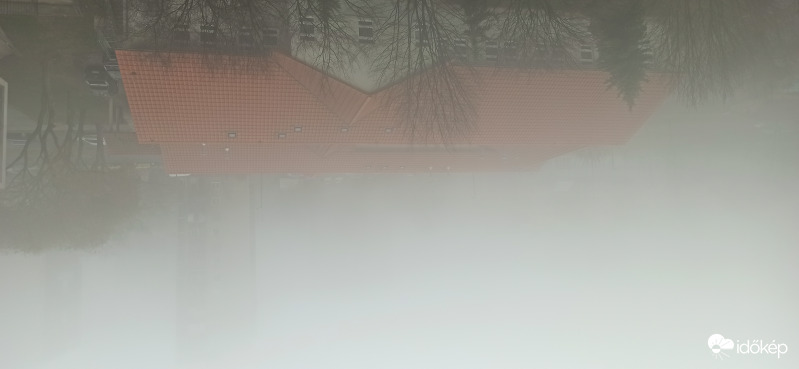 Egész nap ködös idő
