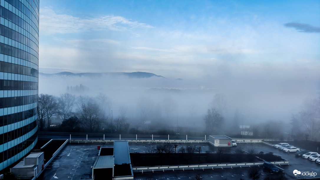 Megült a köd a Duna fölött