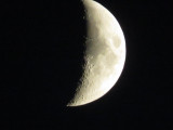 Közelebbről nézve a Hold...