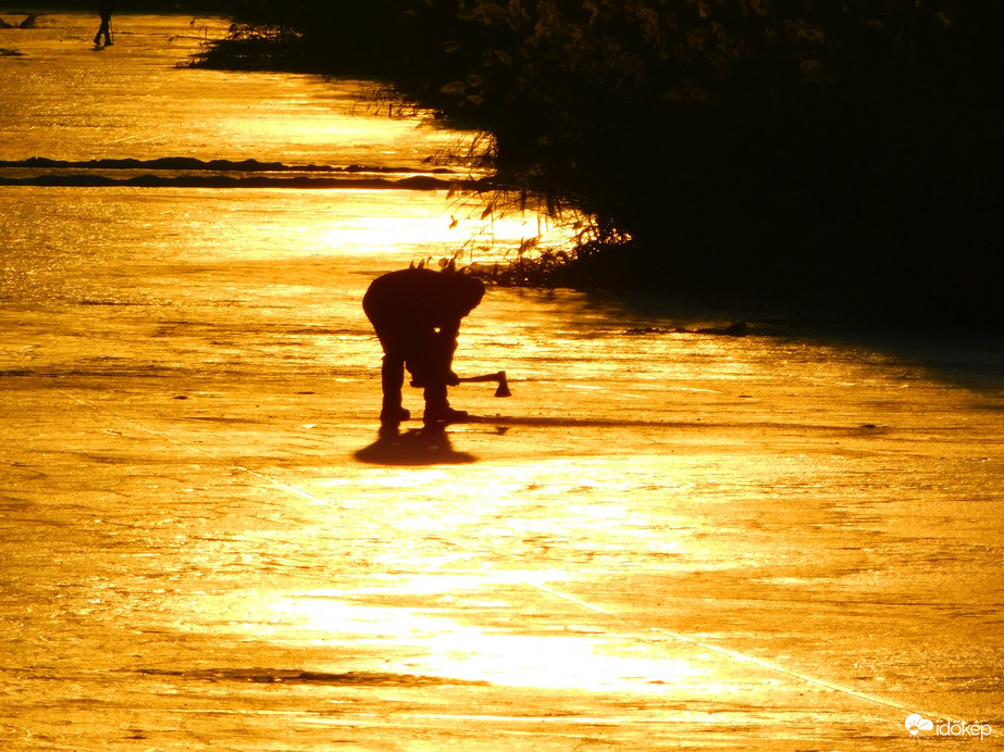 még nem a jégtörő Mátyás :)