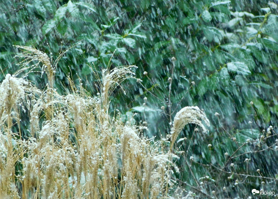 esett a hó, de minek ?