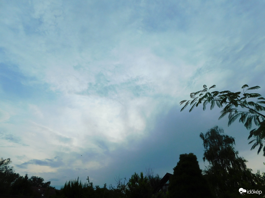 ezt minden este eljátsza