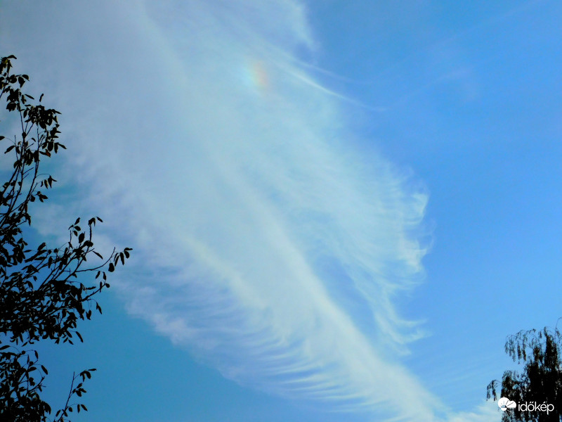 olyan mintha melléknap lenne az a kis szines, de a nap kb. szemben volt