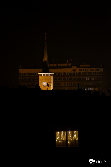 Bosnyák téri templom éjfél előtt