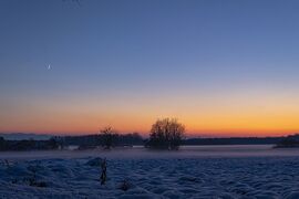 2025.11.23. holdsarló naplemente után