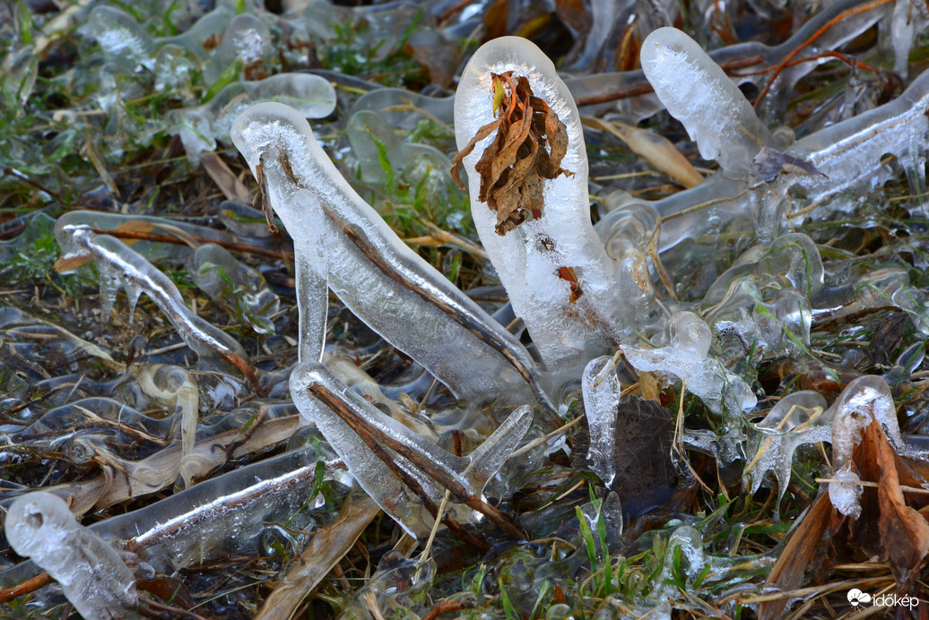 Jégvarázs az Alpokalján is