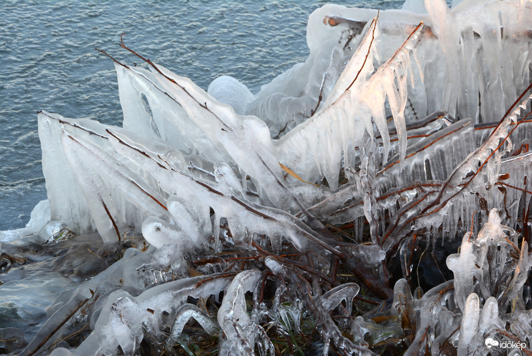 Jégvarázs az Alpokalján is