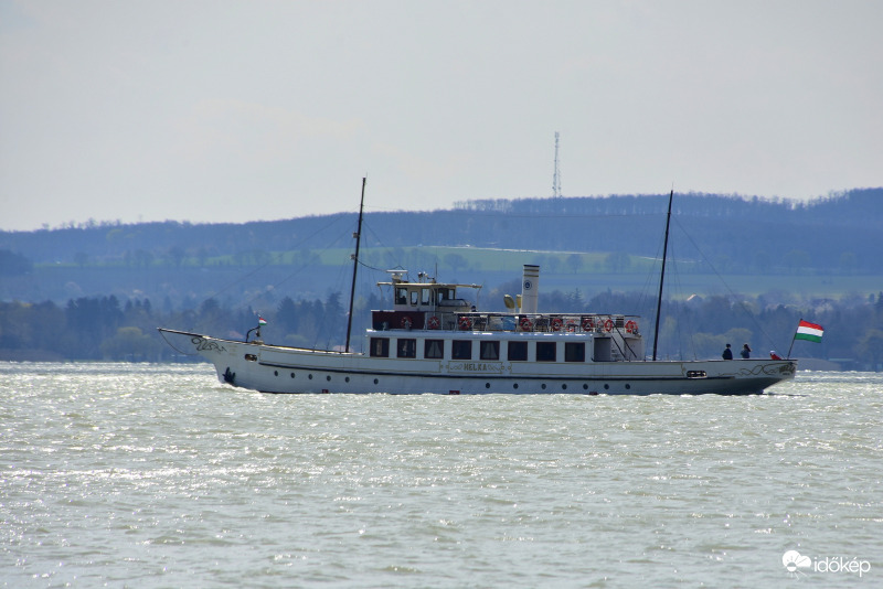Hajó a vízen Keszthely irányából  04.03.