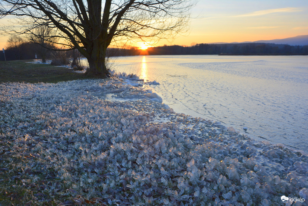 Jégvarázs az Alpokalján is