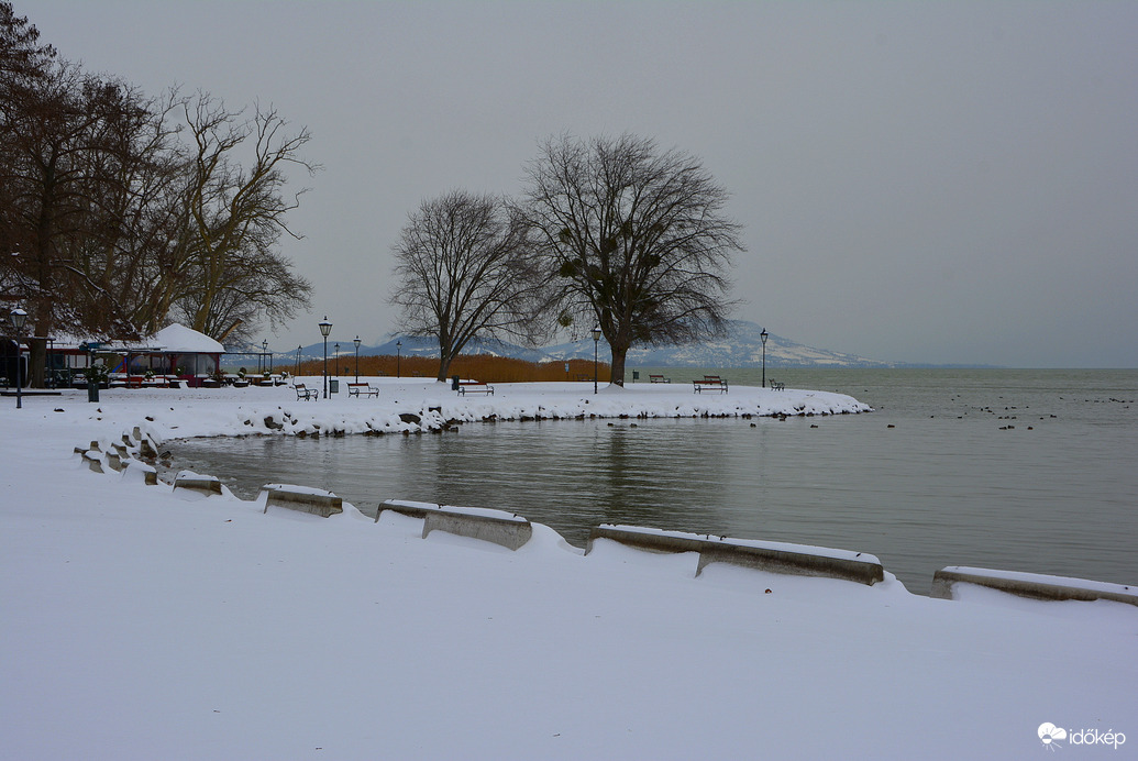 Téli csendélet a györöki strandon 