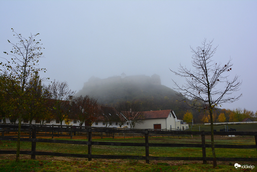 Ködpaplan alatt a Sümegi vár 11.15.