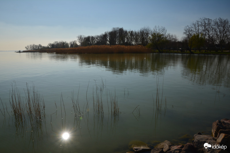 Március a Balatonon