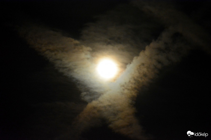 Telihold Szombathely felett 10.13-án