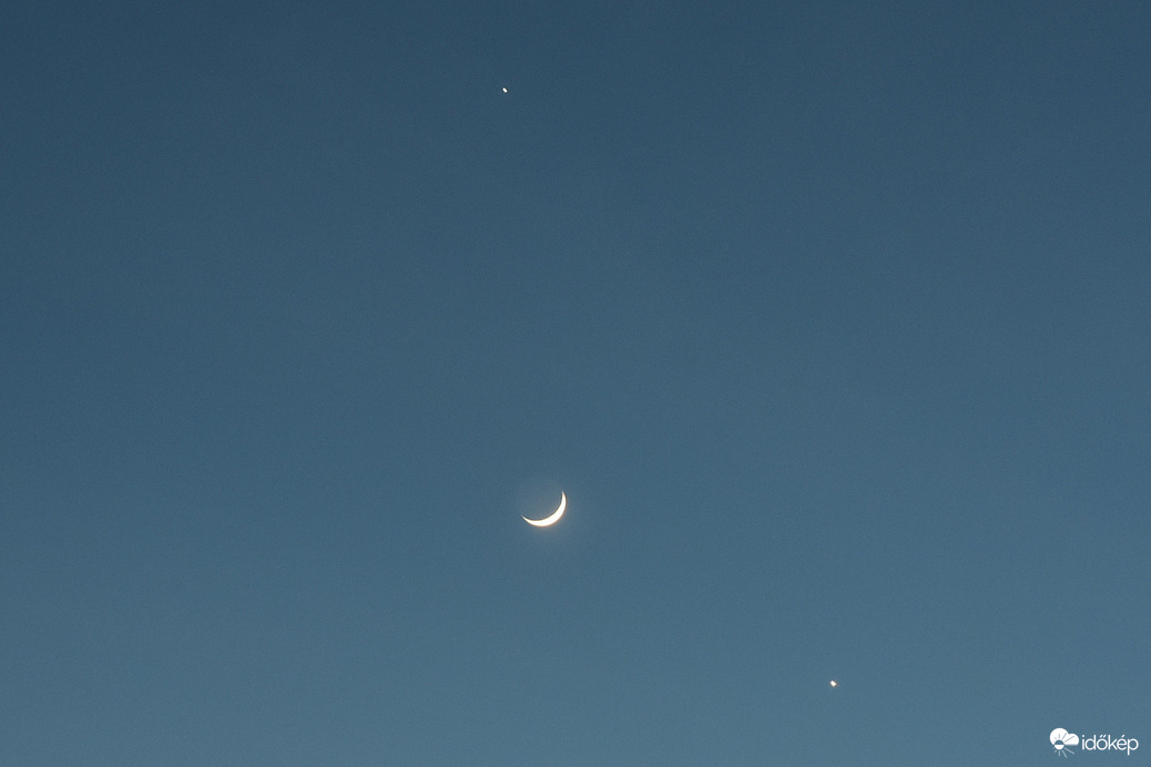 Jupiter-Holdsarló-Vénusz együttállás 02.22.