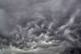 Háborgó égbolt - mammatus felhők Szomathely felett