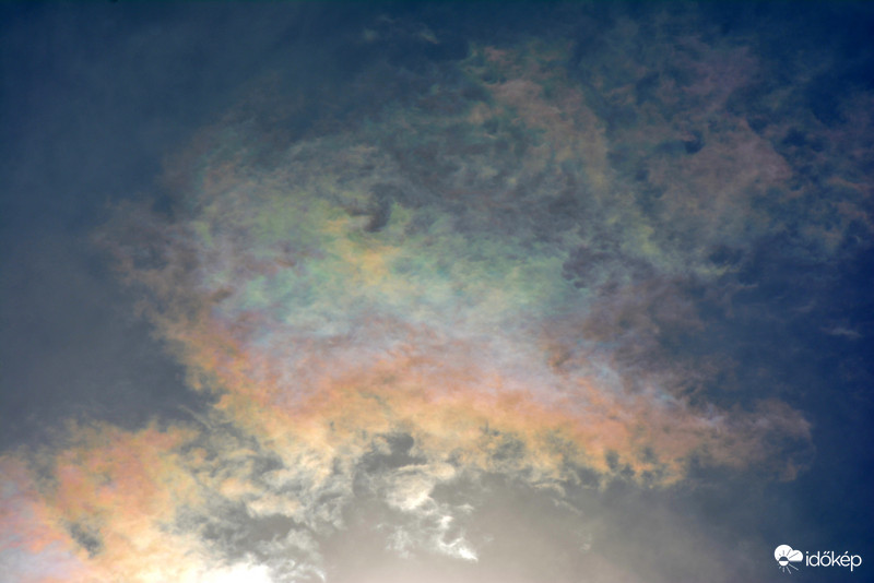 Irizáló felhők Szombathely felett 06.16.