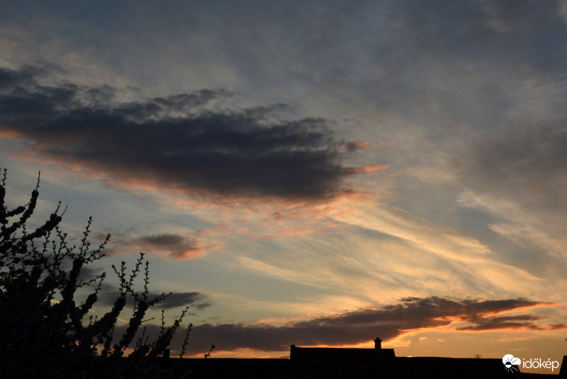 Már gyűlnek a felhők, Szombathelyen 04.05.