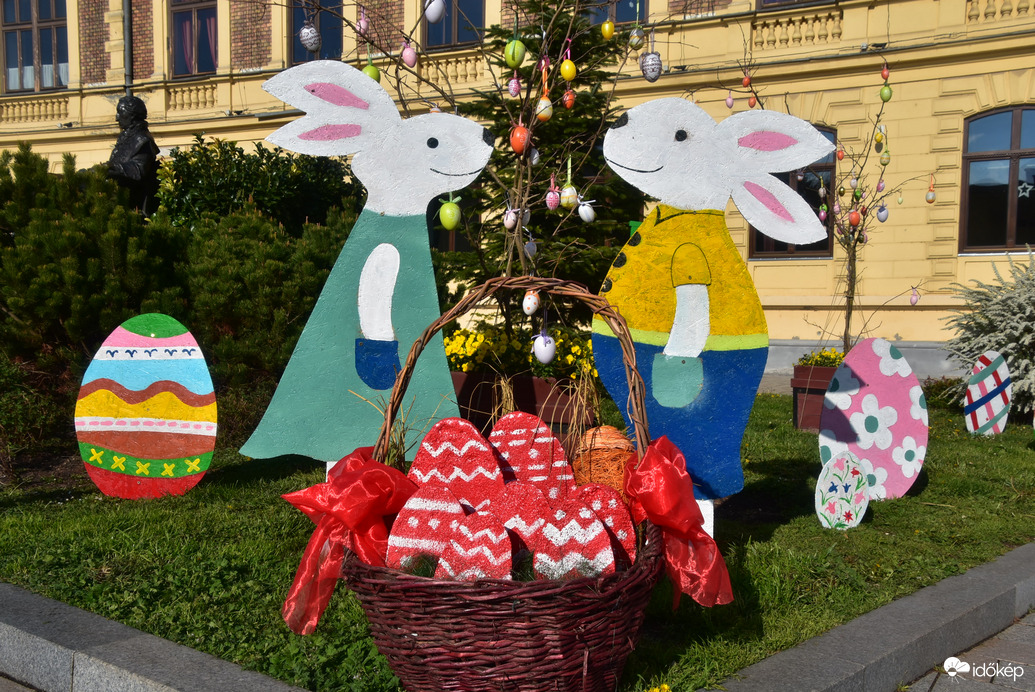 Kellemes húsvéti ünnepeket kívánok az Időkép dolgozóinak és észlelőinek!