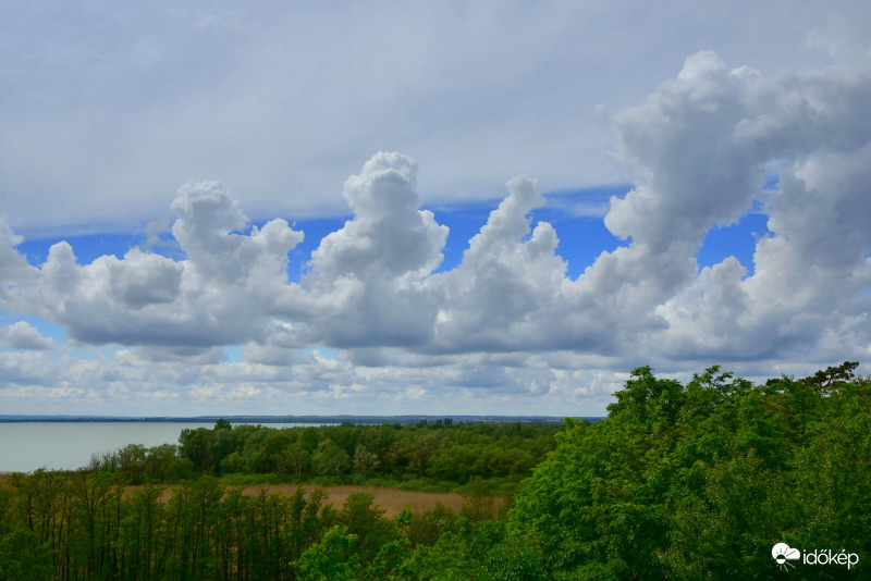 Gomolyfelhők Vonyarcvashegy felett 05.15.