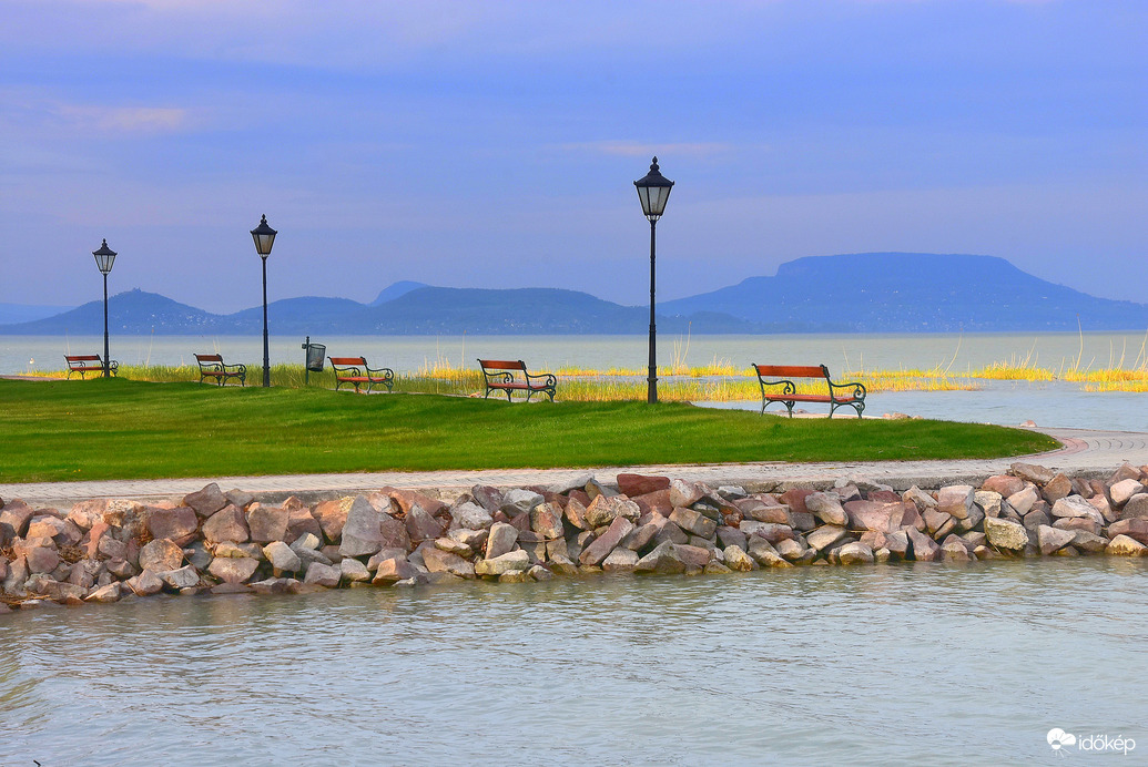 Balatongyöröki csendélet 04.23.