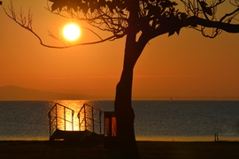 Fagyos, ködös napkelte Balatongyörökön 10.04.