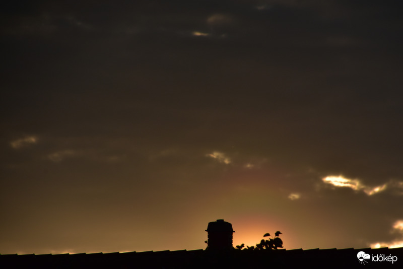 Napkoszorús napkelte Szombathelyen 05.30-án