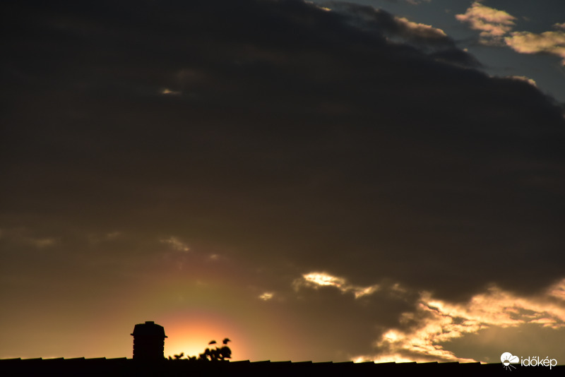 Napkoszorús napkelte Szombathelyen 05.30-án
