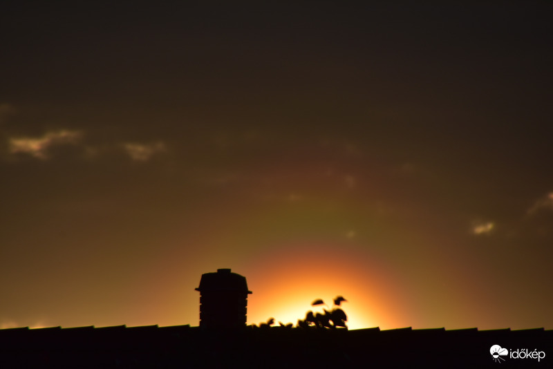 Napkoszorús napkelte Szombathelyen 05.30-án