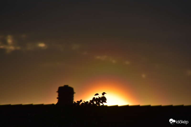 Napkoszorús napkelte Szombathelyen 05.30-án