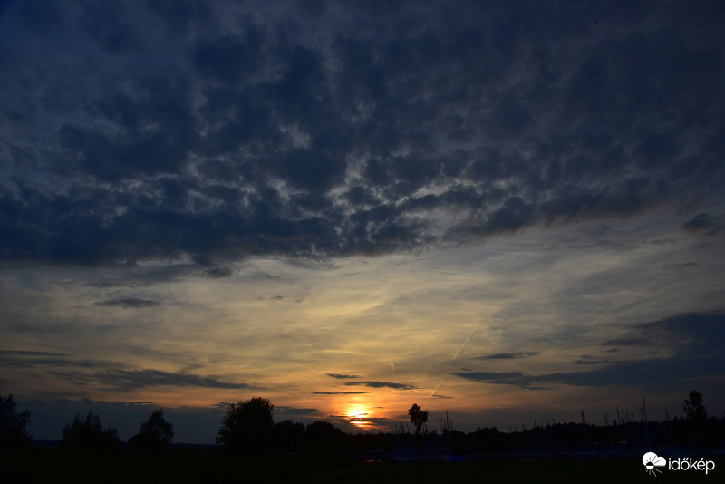 Naplemente 06.12-én