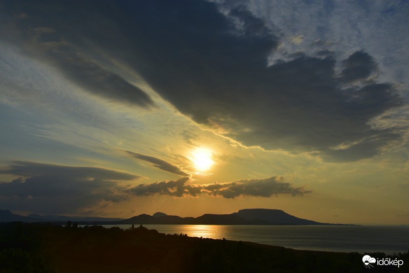 Gyönyörű napkelte Balatongyörökön 06.13.