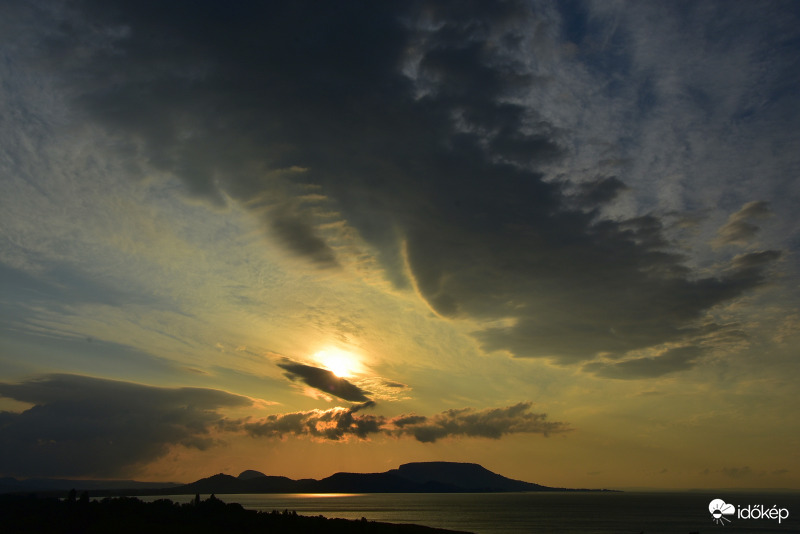 Gyönyörű napkelte Balatongyörökön 06.13.