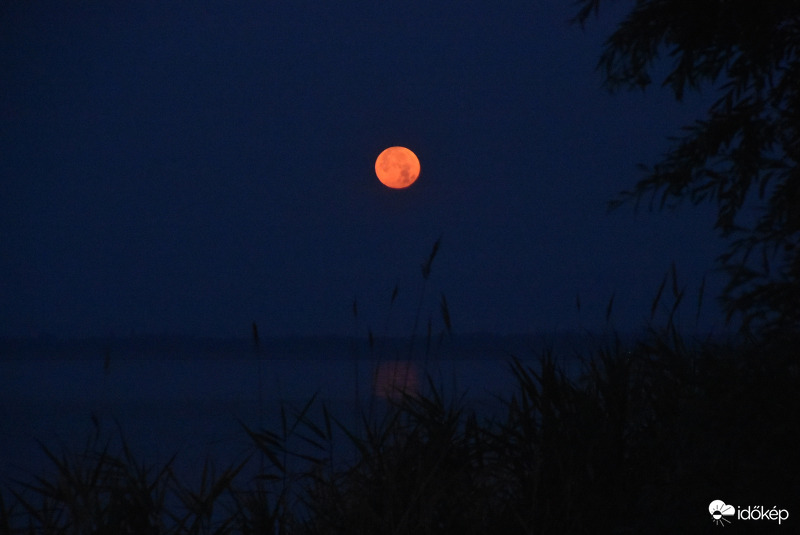 Ma hajnali telihold Vonyarcvashegyről fotózva 07.24.