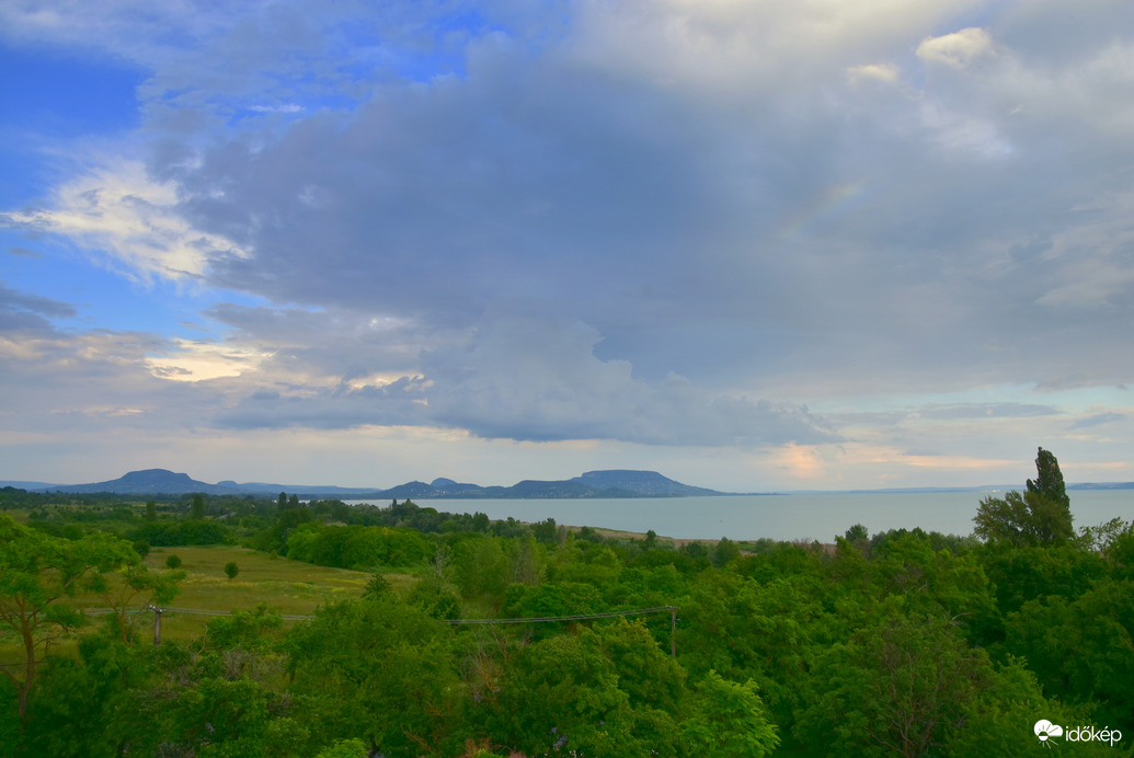 Balatongyöröki látkép szivárvány foszlánnyal 06.10.