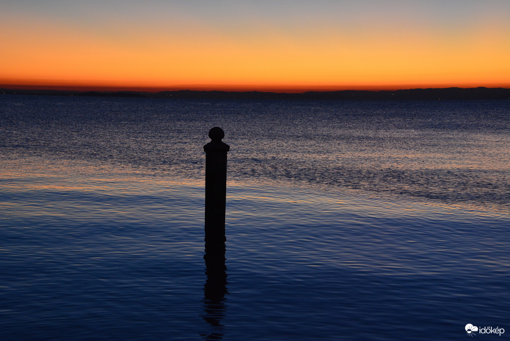 Naplemente utáni pillanatok a Garda-tónál 12.13.