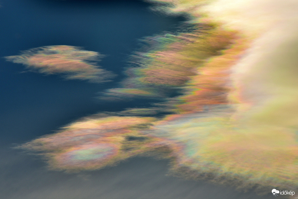 Irizáló felhők Szombathely felett 01.11.