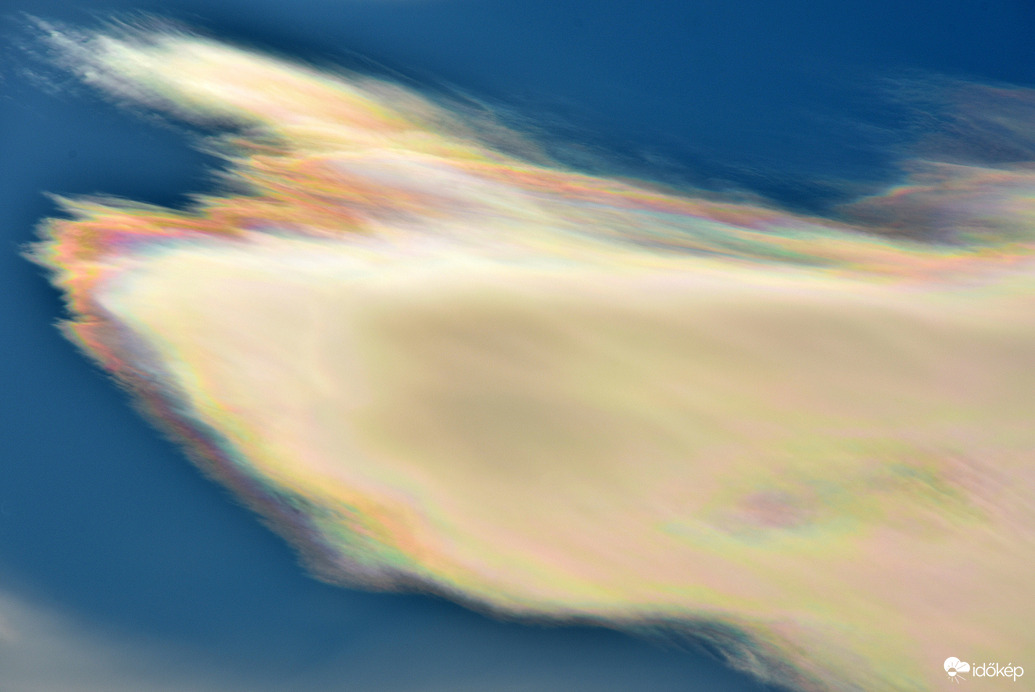 Irizáló lencsefelhők Szombathely felett 01.11.