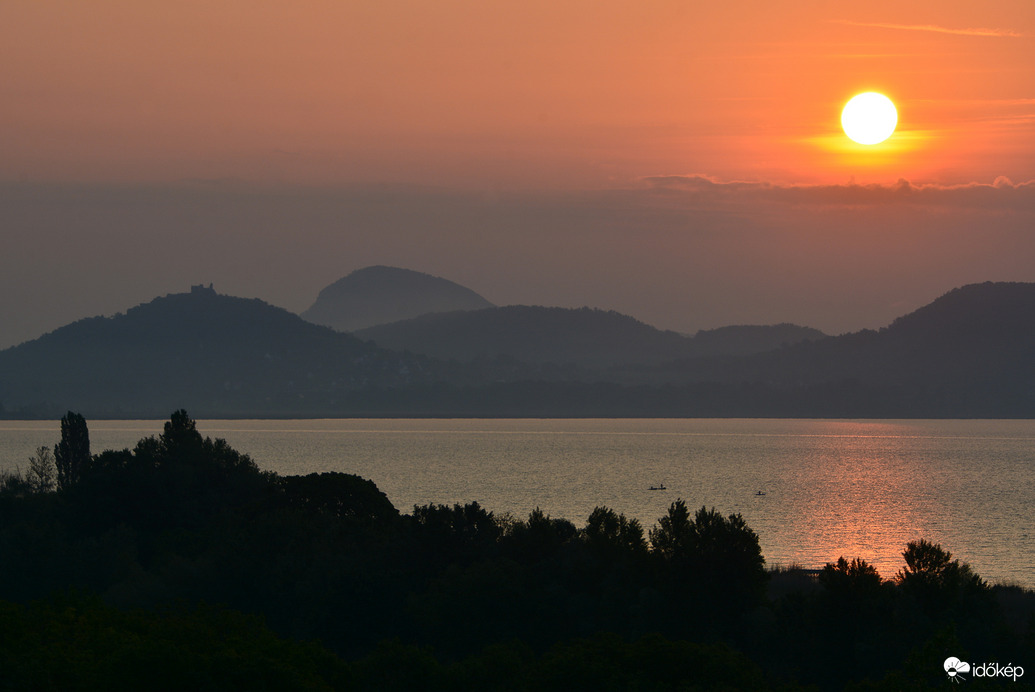 Csodálatos napkelte a Balatonon 05.20.