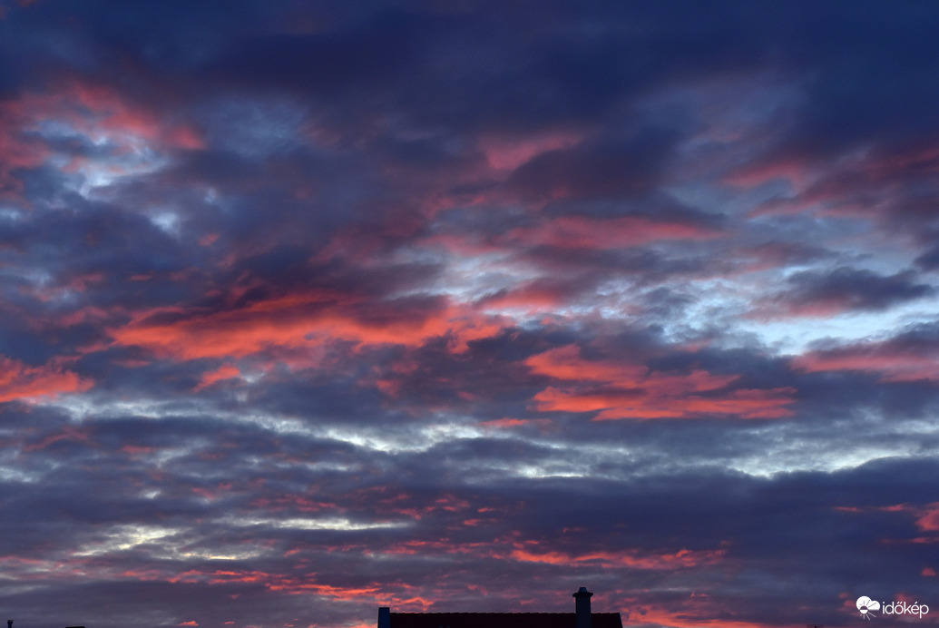 Hajnali ecsetvonások Szombathely égboltján 08.29.