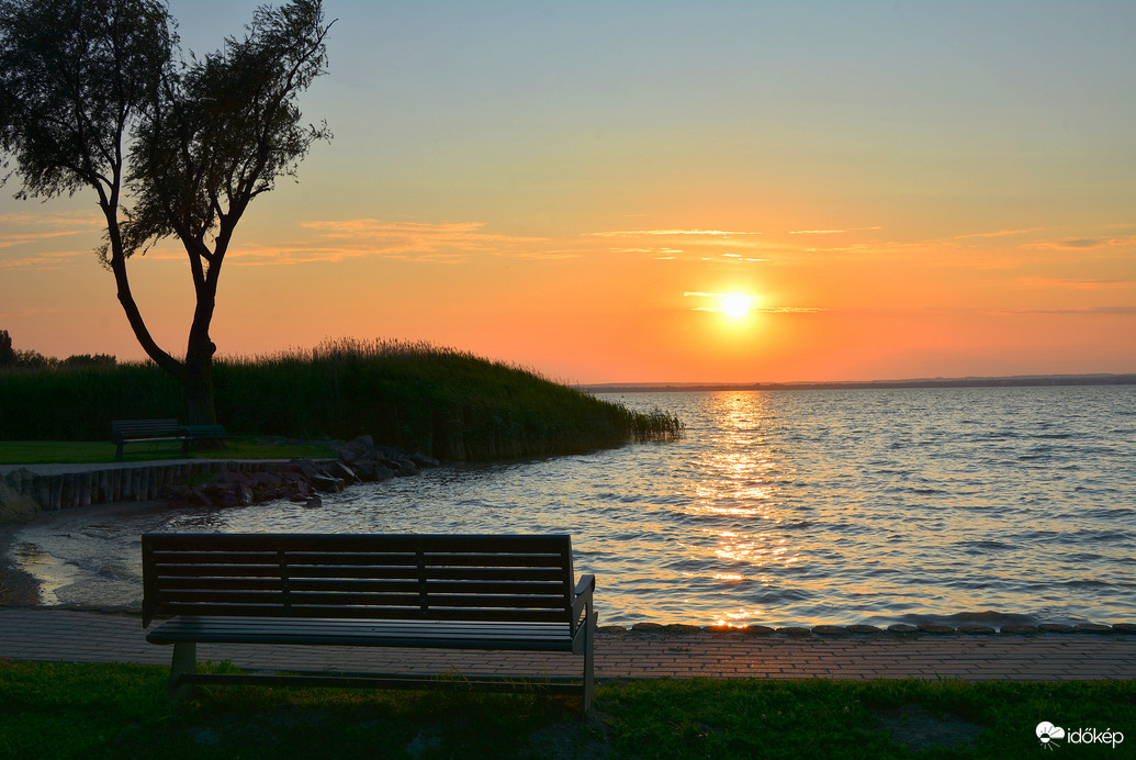 Gyönyörű naplemente a Balatonon 06.16.