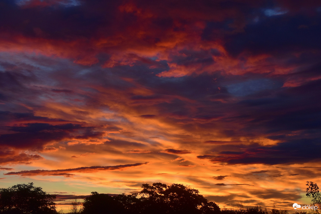 Varázslatos napkelte őszi színekben Szombathelyen 09.11.