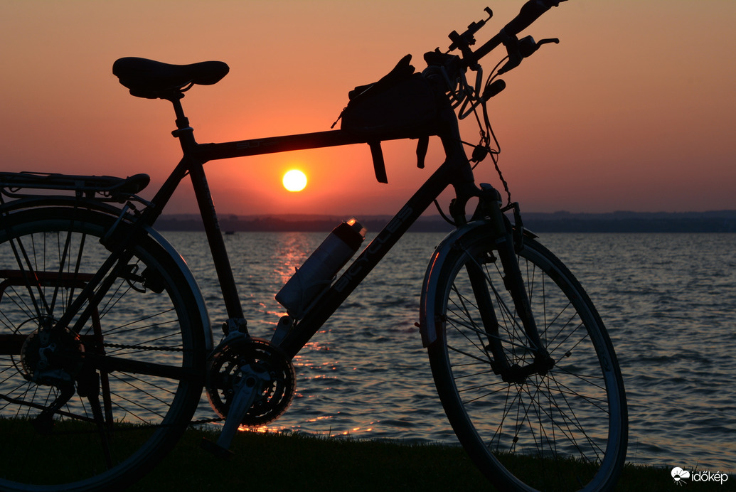 Naplemente a Balatonon 06.25.