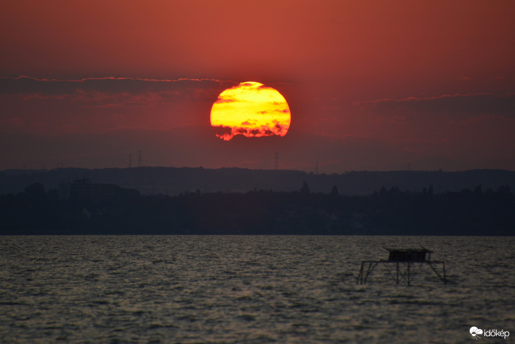 Gyönyörű naplemente a Balatonon 06.25.