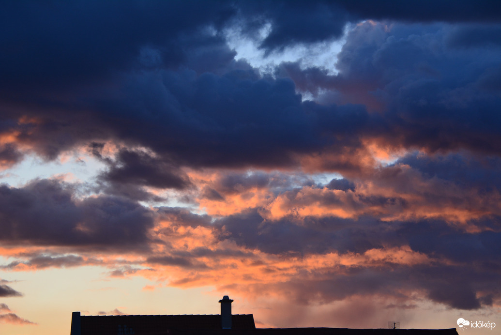 Lángoló napkelte 08.07.