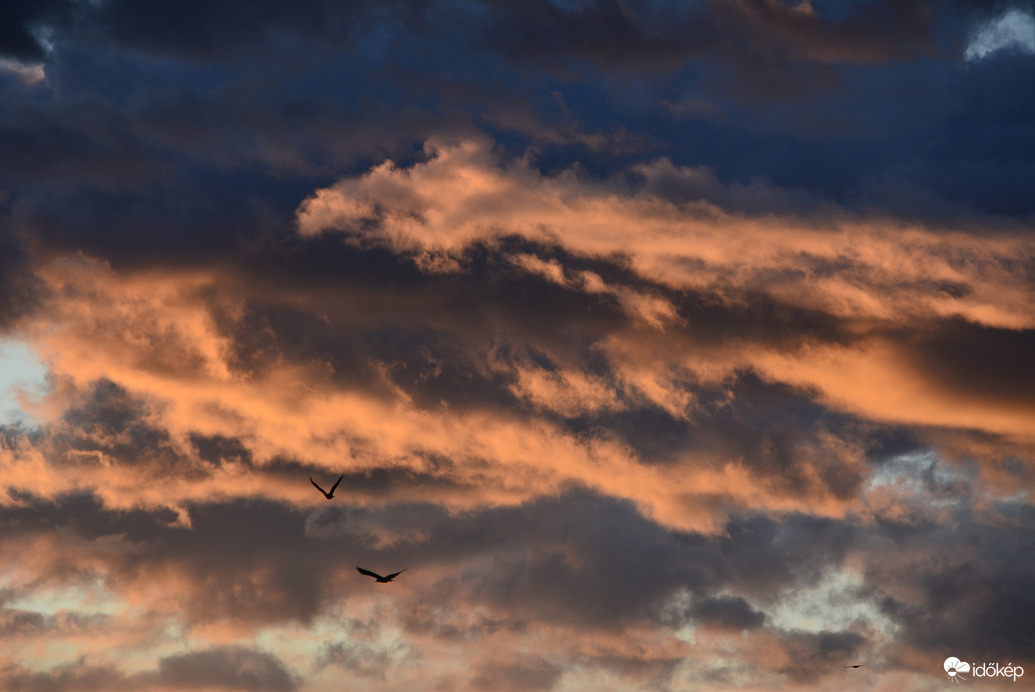 Lángoló napkelte 08.07.