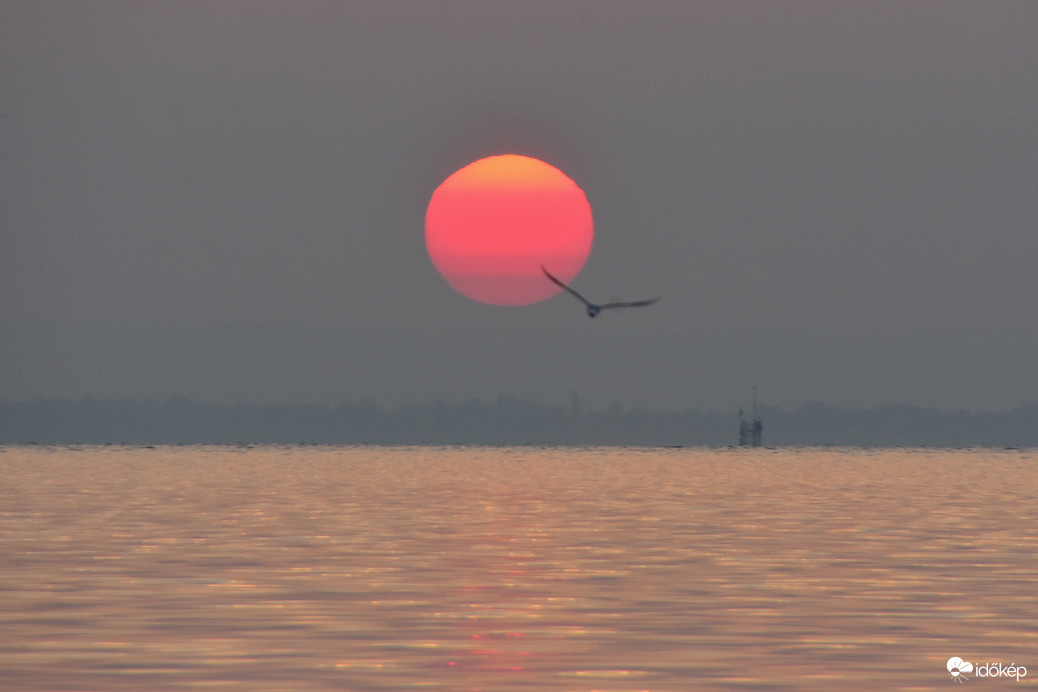 Októberi napkelte Balatongyörökön 10.16.
