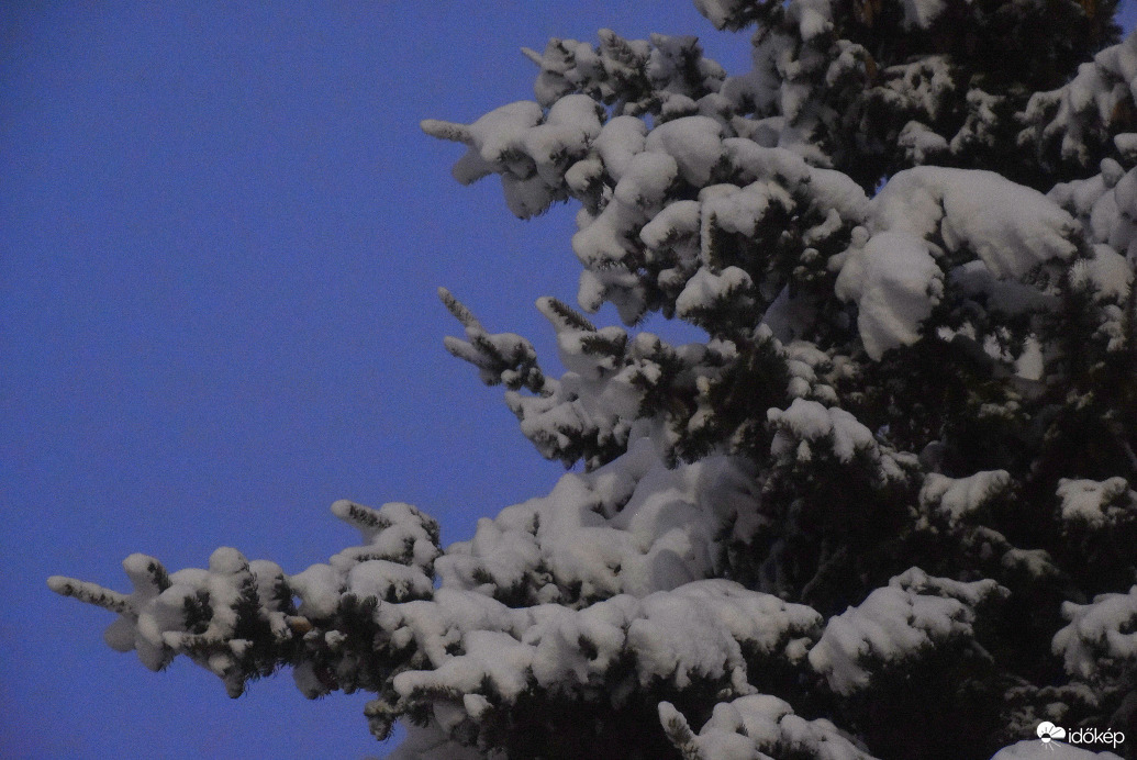 Csodás látni kék órában is 12.10.