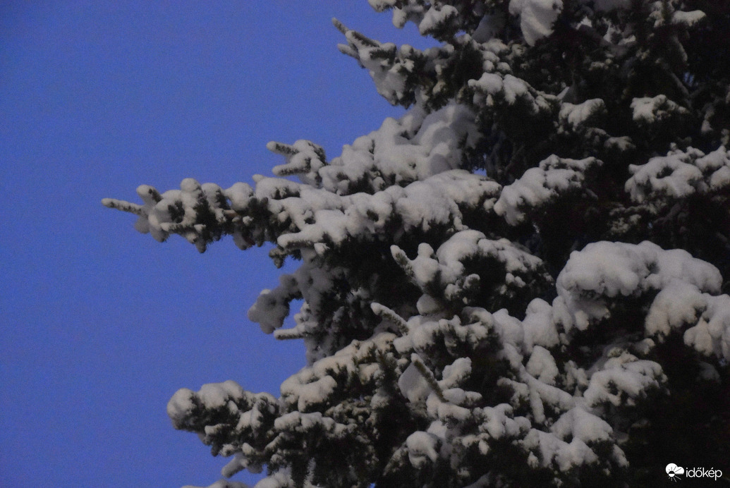 Csodás látni kék órában is 12.10.